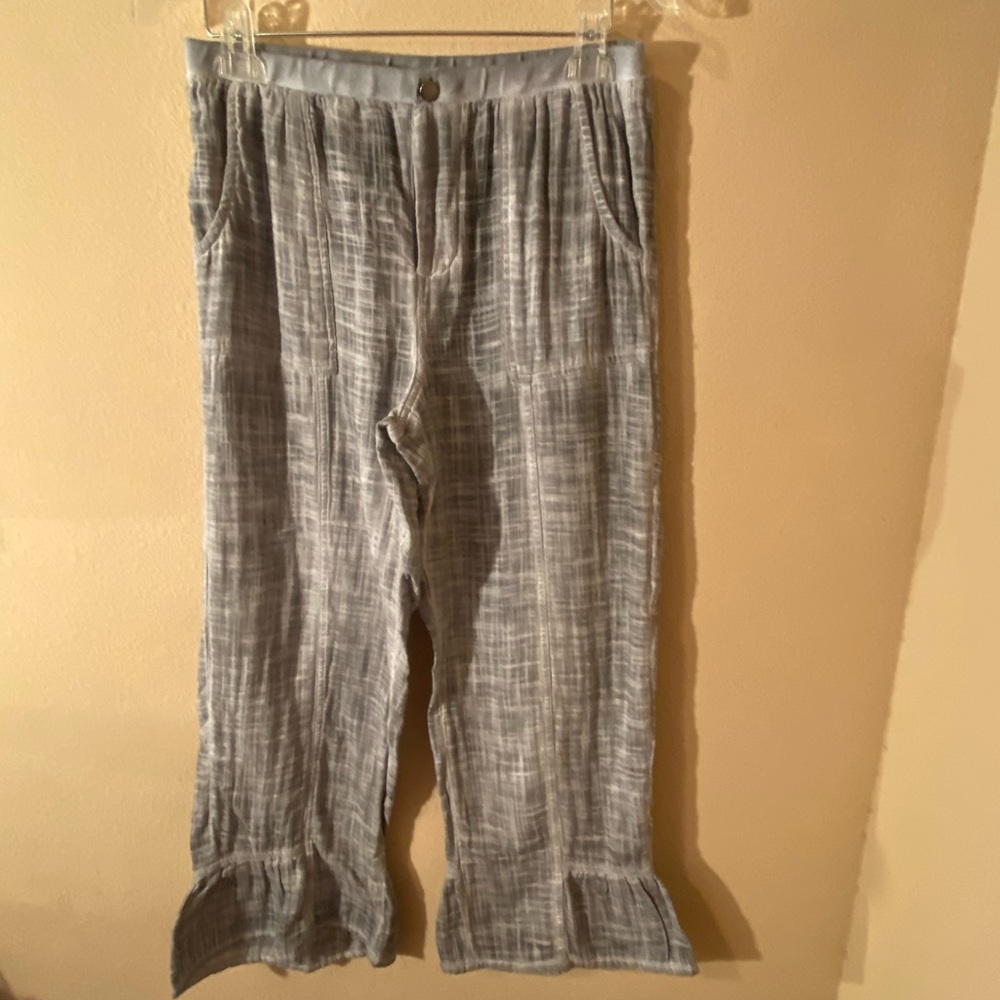 Soft Surroundings PM Grey Lagen look ruffle leg